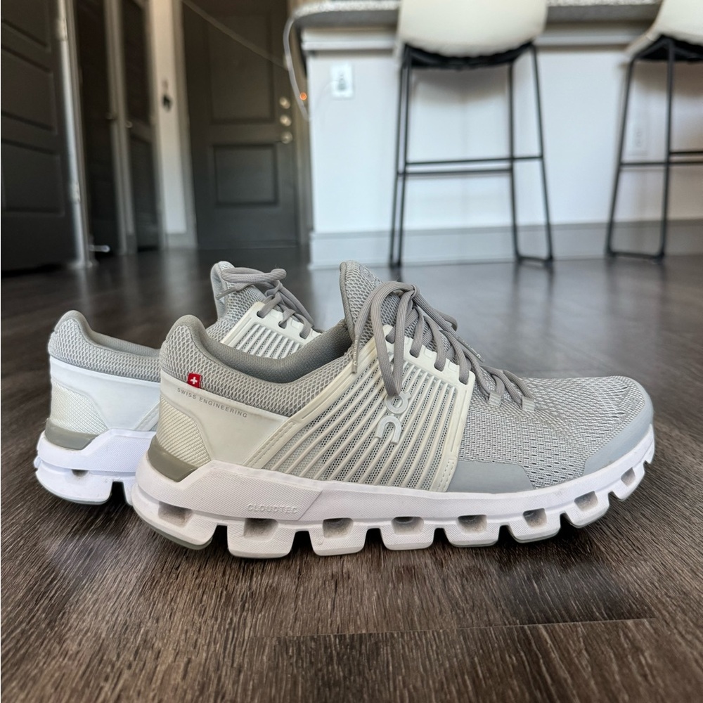On Clouds Cloudswift Glacier/White Women’s Size 8.5